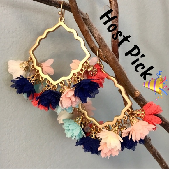 C&C California Jewelry - Floral hoop earrings